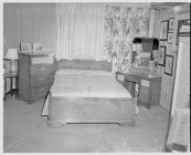 Joan Bandon bedroom